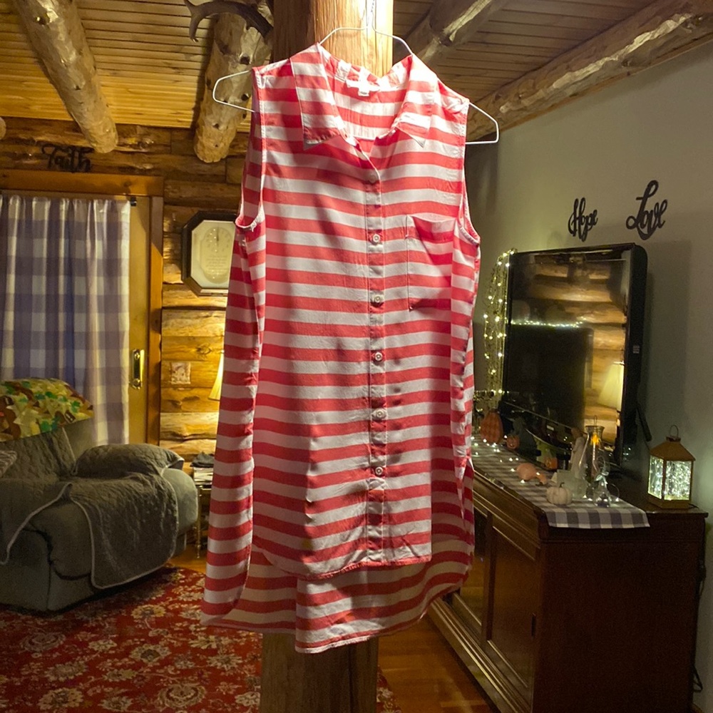 Tunic length sleeveless shirt